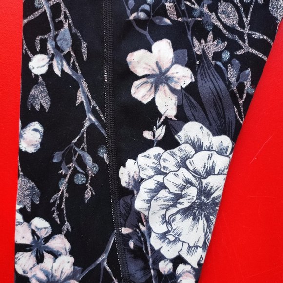 Victoria's Secret white floral design leggings black women's size 14 - Picture 6 of 6